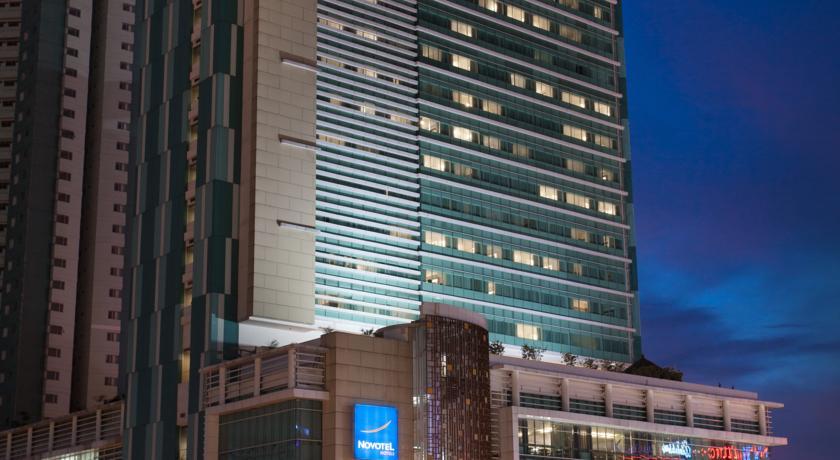 Novotel Jakarta Gajah Mada Екстер'єр фото