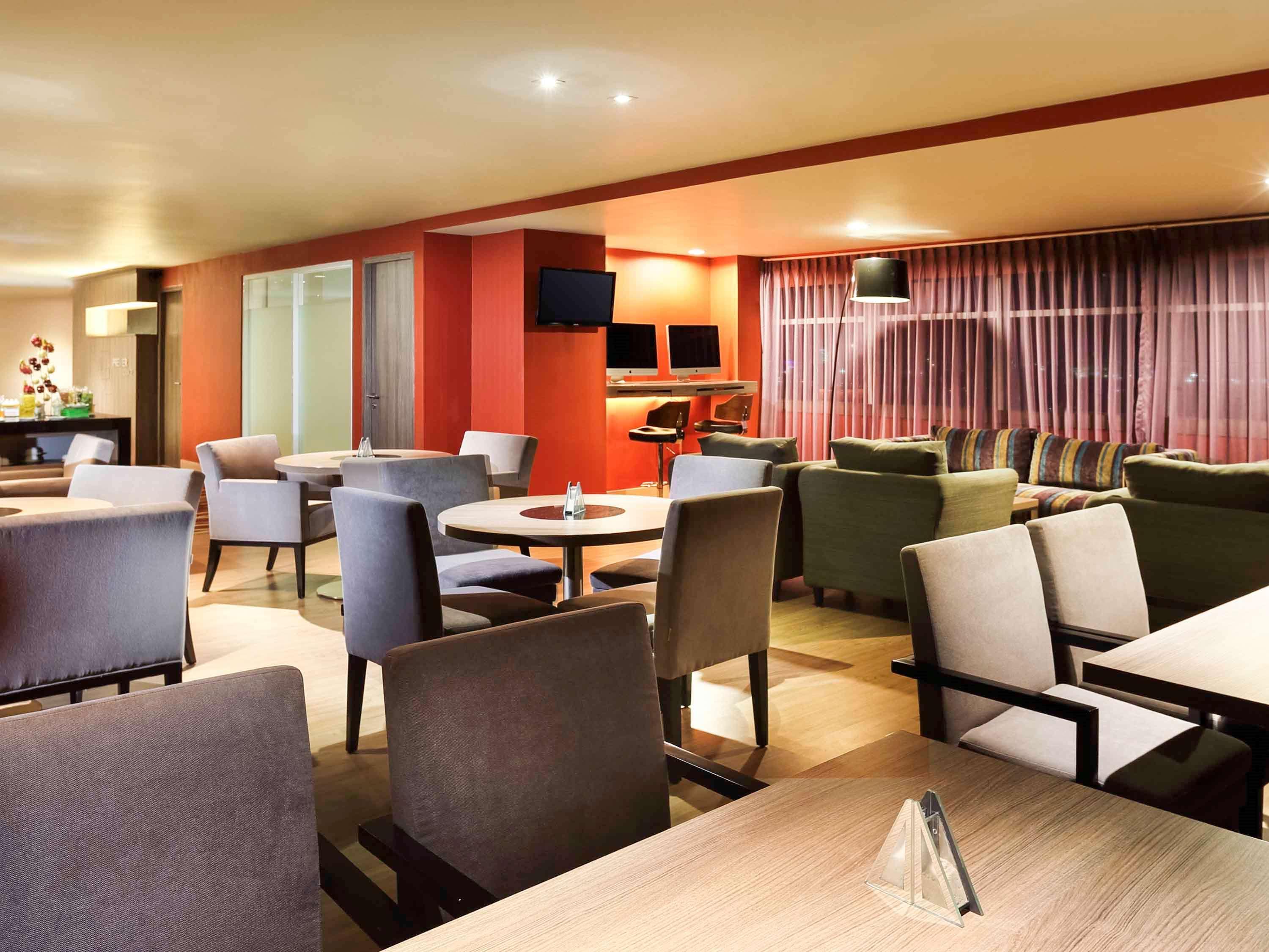 Novotel Jakarta Gajah Mada Екстер'єр фото