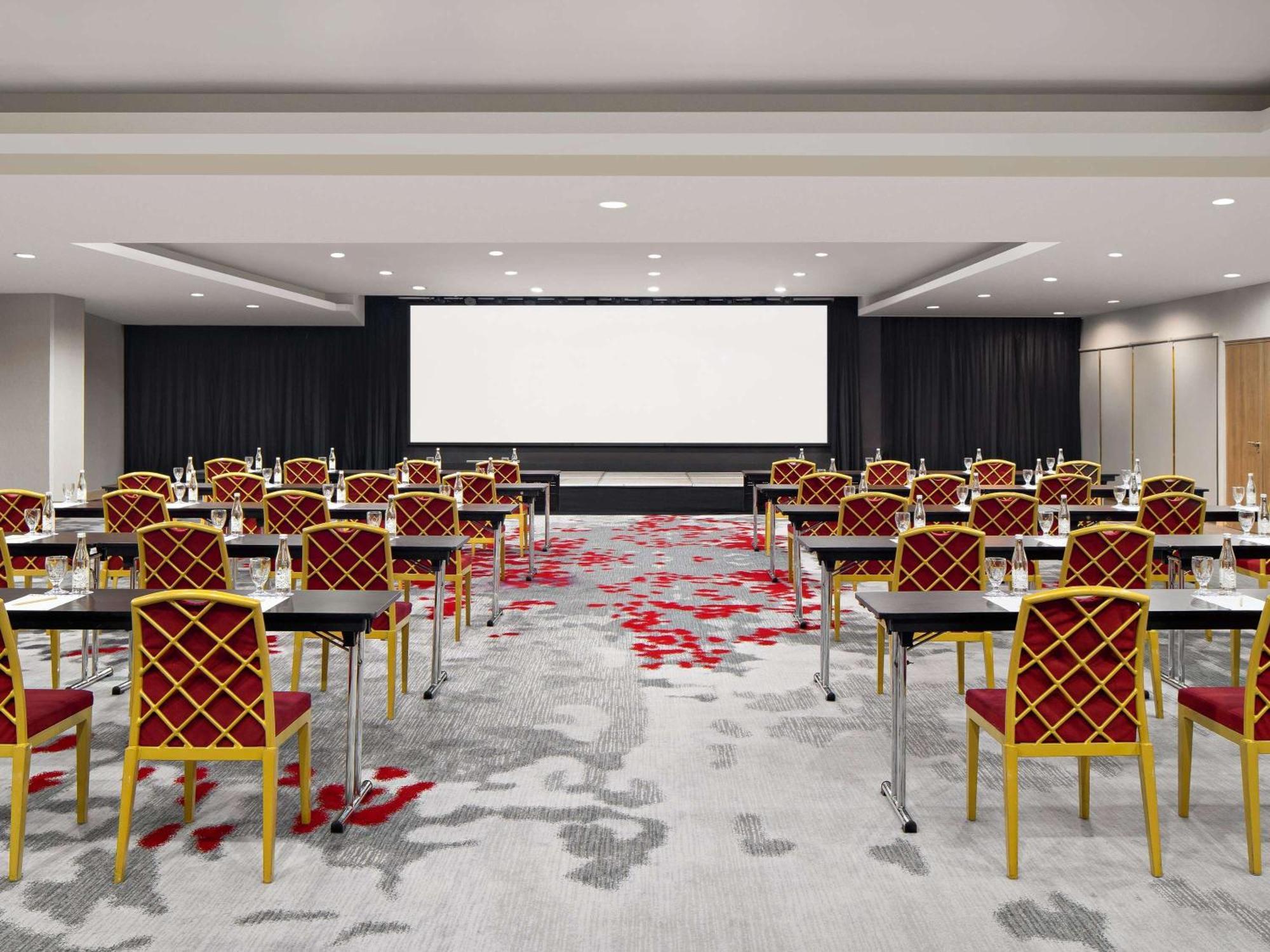 Novotel Jakarta Gajah Mada Екстер'єр фото