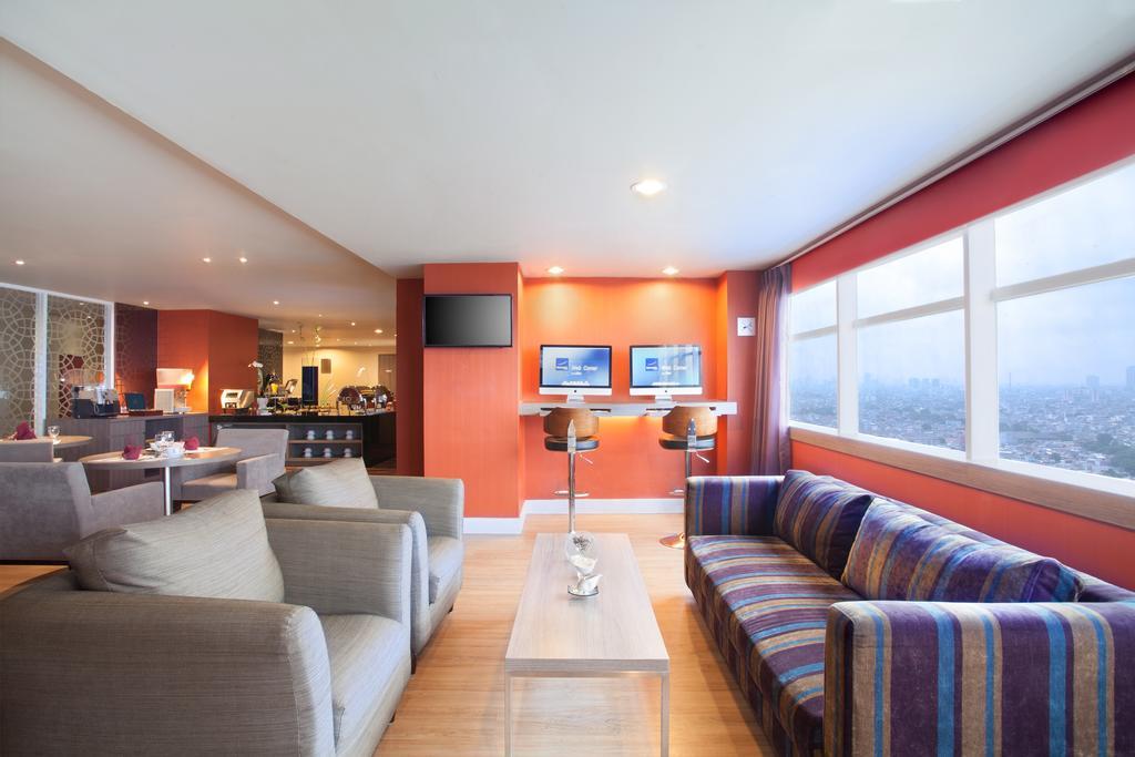 Novotel Jakarta Gajah Mada Екстер'єр фото