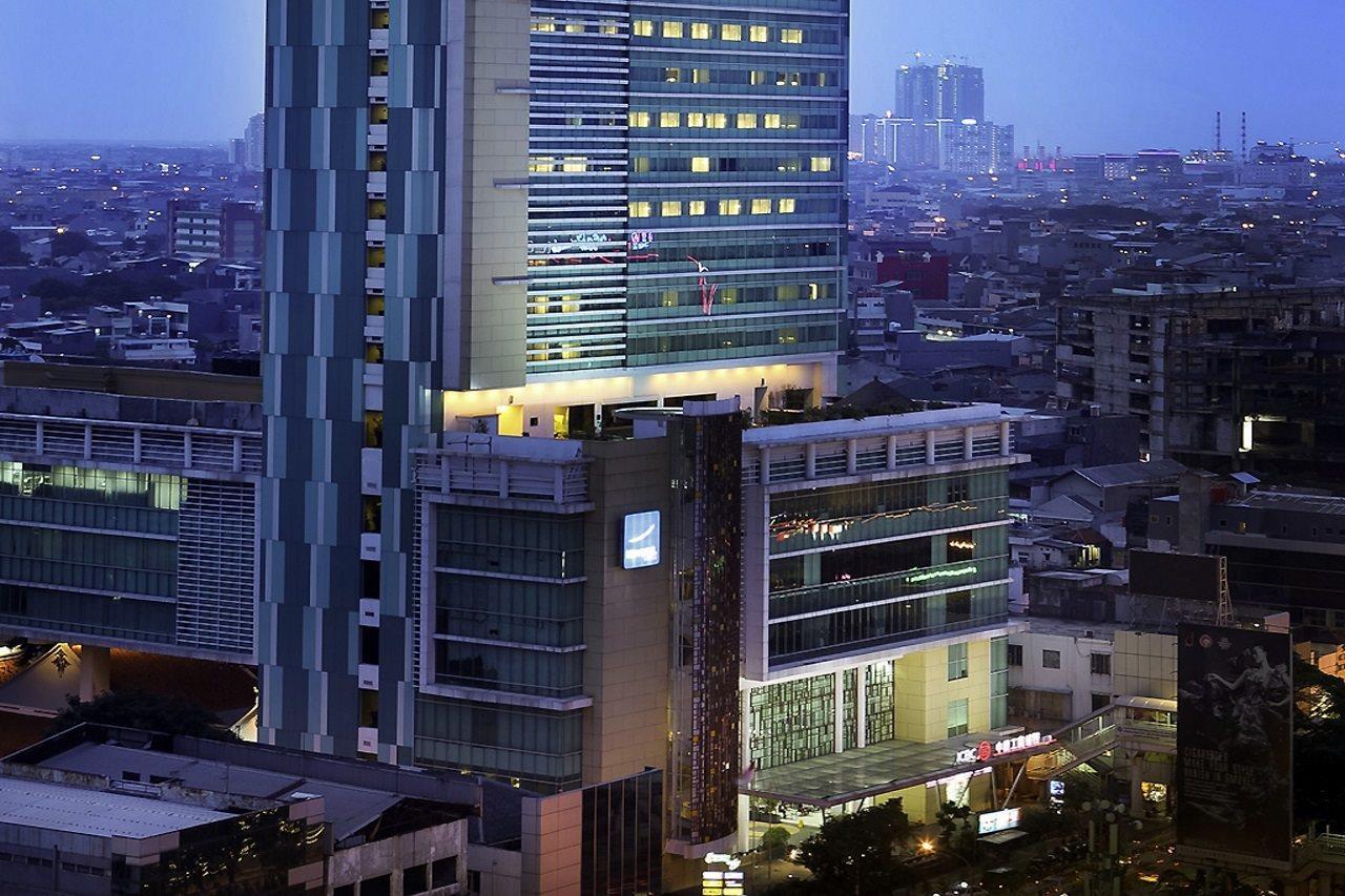 Novotel Jakarta Gajah Mada Екстер'єр фото