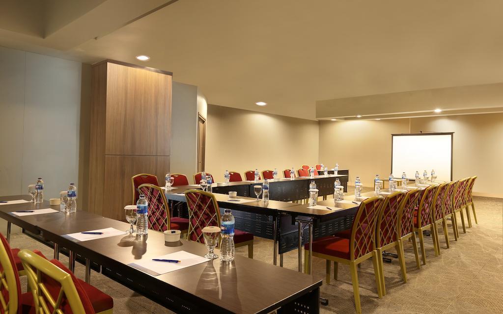 Novotel Jakarta Gajah Mada Екстер'єр фото